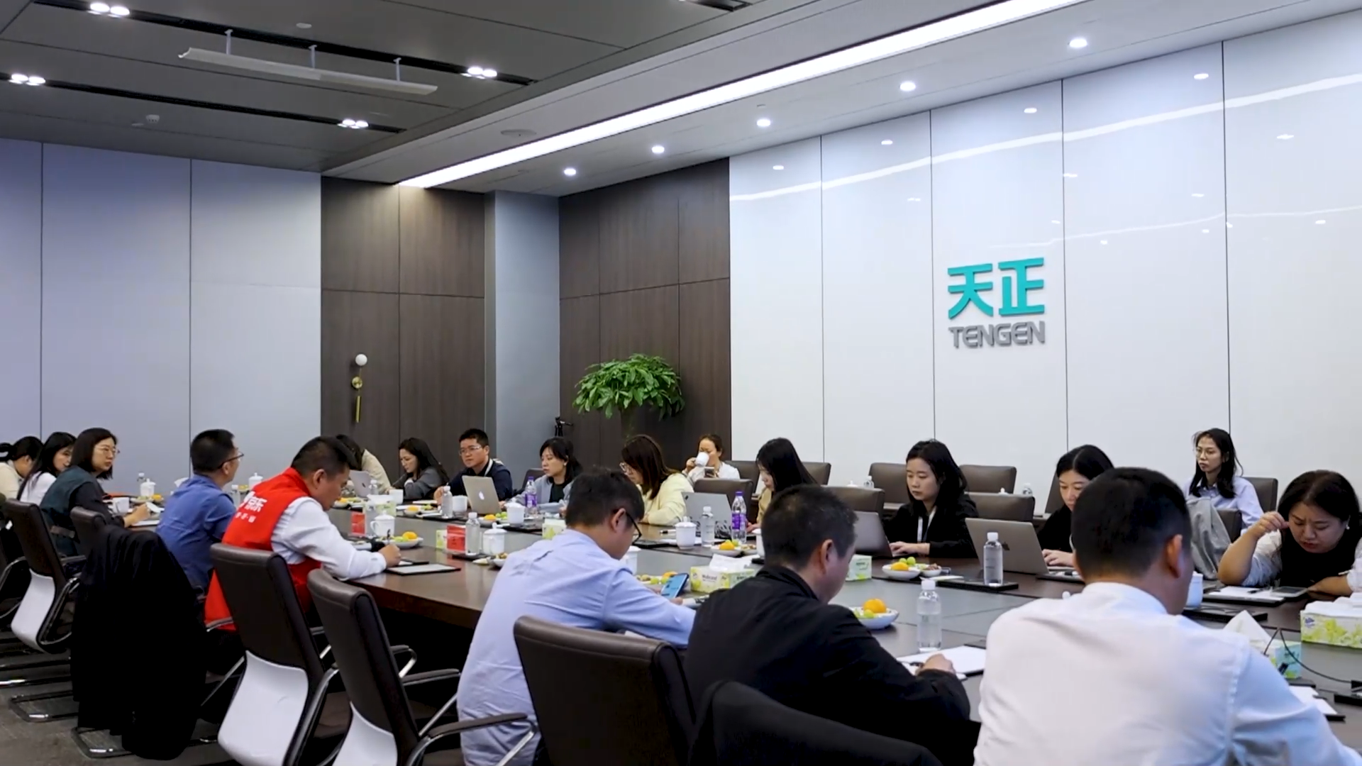 京东工业走进五月天精品传奇网站免费观看完整，探访产业数智化之路！